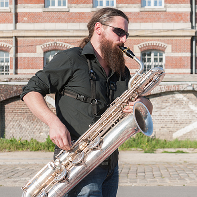 Vincent Debaets <p>Vincent Debaets jouant du saxophone</p>